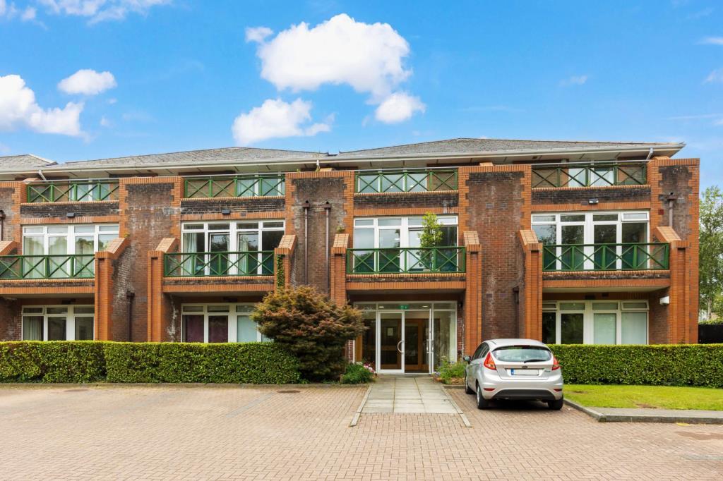 Main image of property: 17 Dundrum Castle House, Dundrum, Dublin 16, D16 PX84