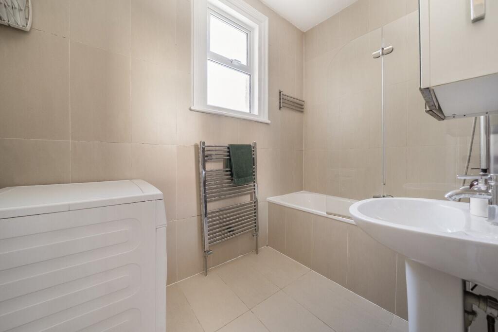 Apartment in London - More
