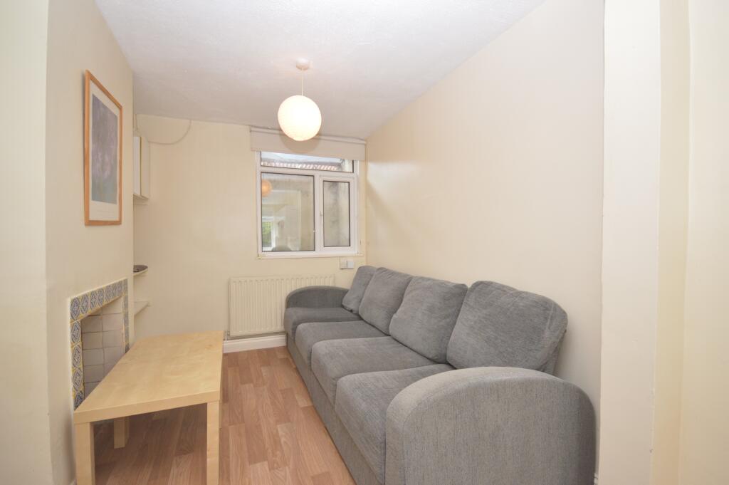 House in Brighton, Round Hill - View 2