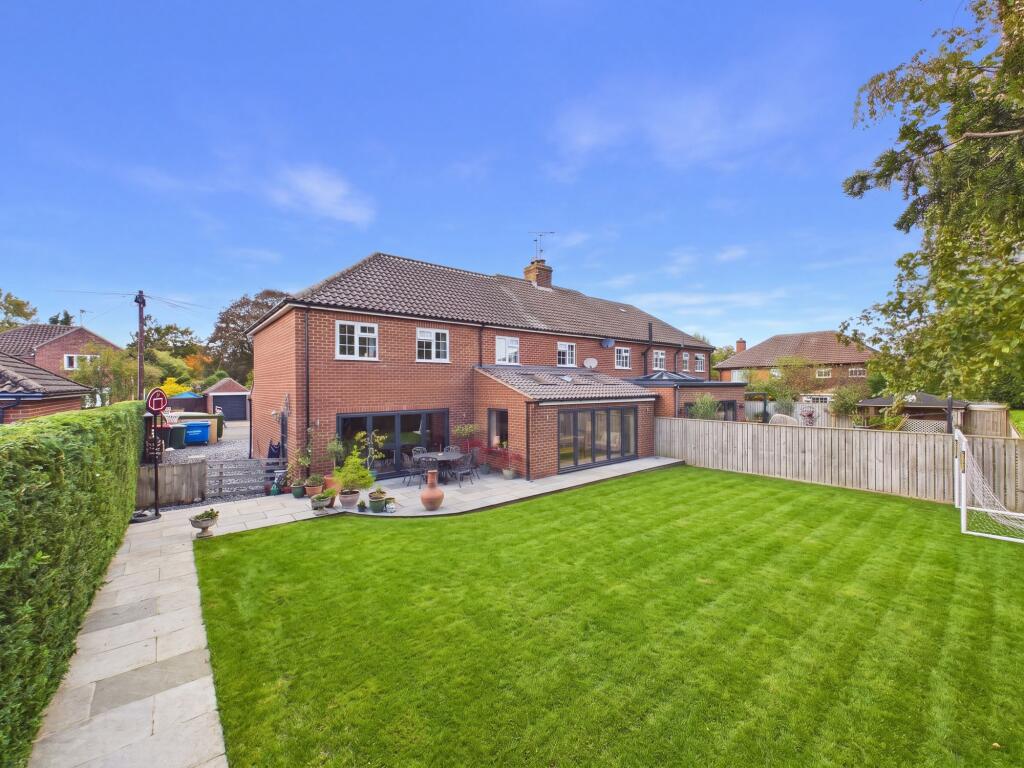 House in York - View 3