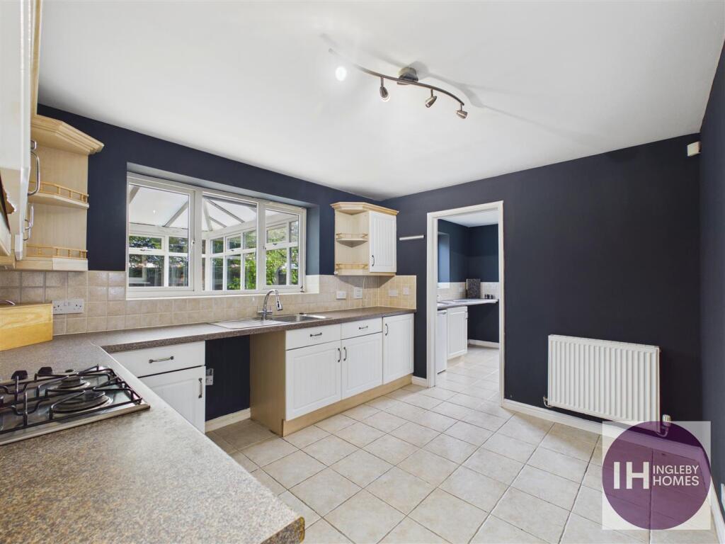 House in Ingleby Barwick, Round Hill, Stockton-on-Tees - More