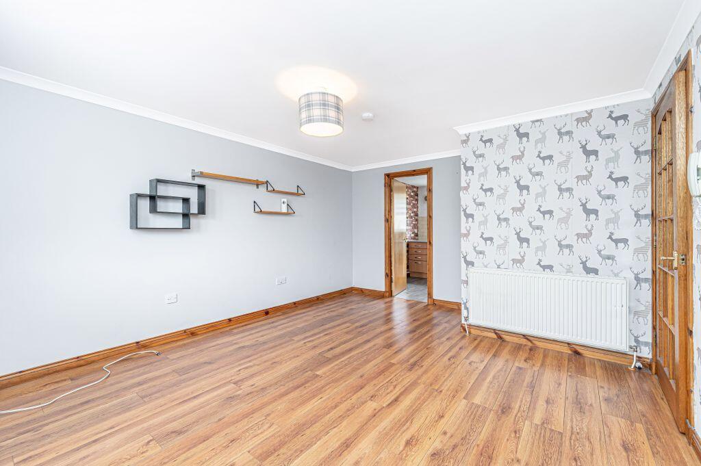 Apartment in Dunfermline, Fife - View 4