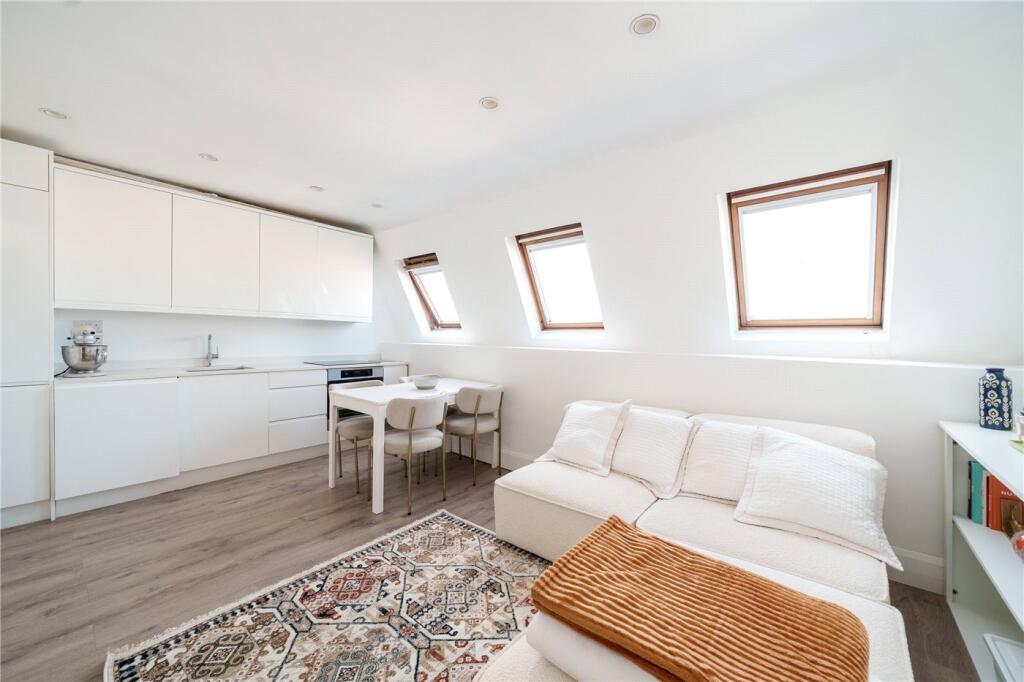 Apartment in London - View 4