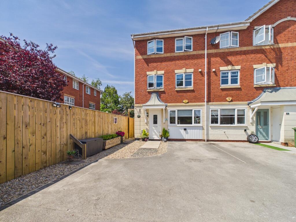 Main image of property: Lime Avenue, Brough, HU15 1SU