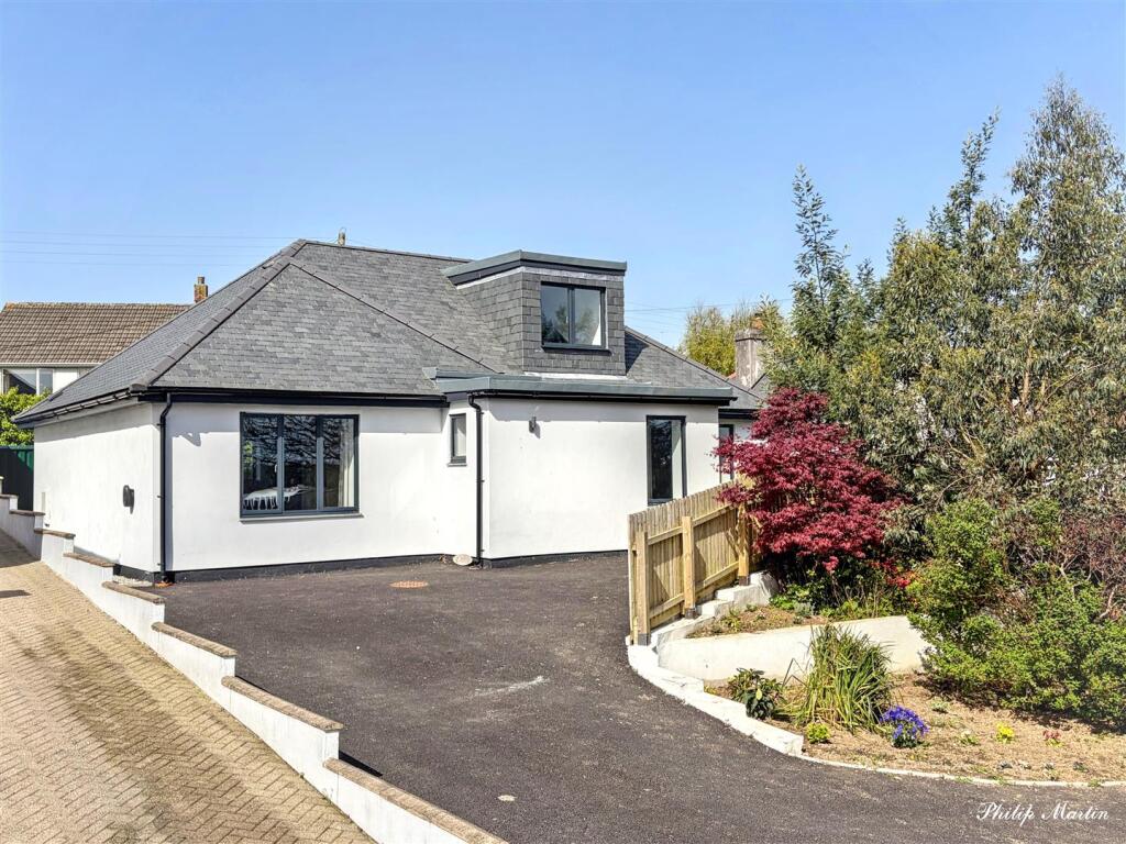 3-bed detached on Penwethers Lane, Truro, £450,000