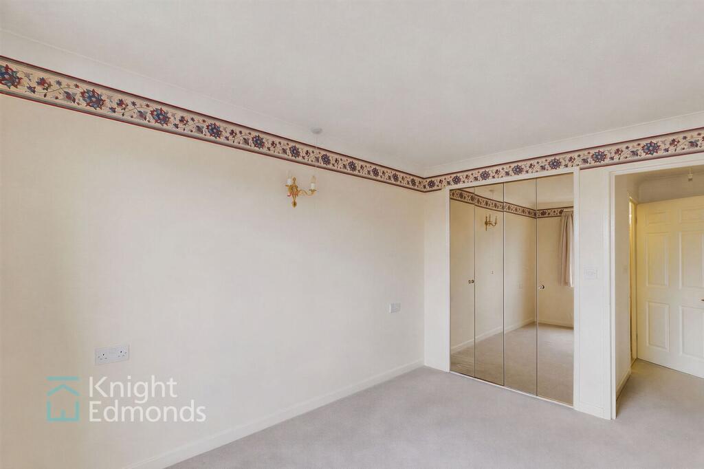 Apartment in Maidstone, Kent - View 5