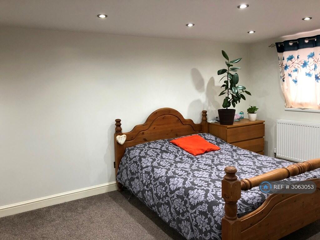 Apartment in London, Greenford - View 5