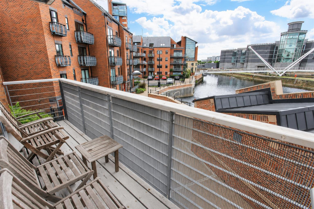 Apartment in Leeds - View 4