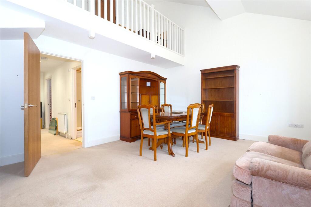 Apartment in Woking, Surrey - View 2