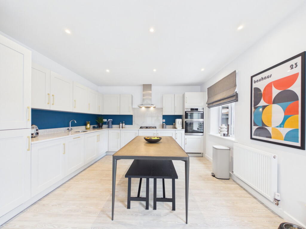 Moss Drive, Newport, TF10 7ZG photo 4