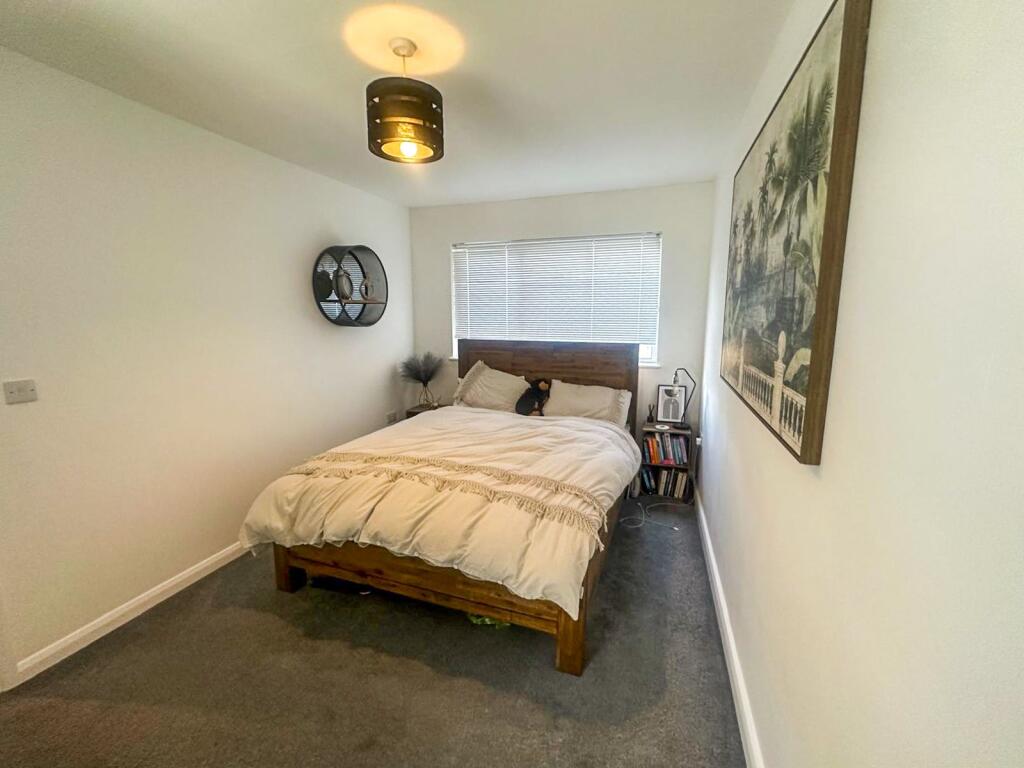 Apartment in Milton Keynes - View 5