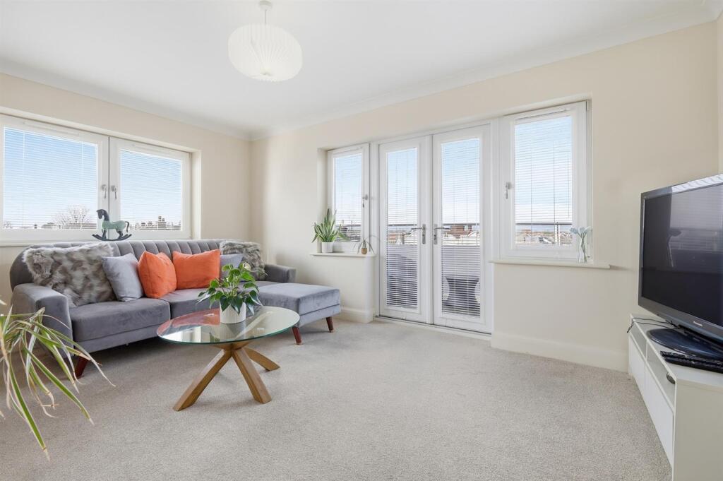 Elmtree Lodge, Leigh-on-Sea photo 4