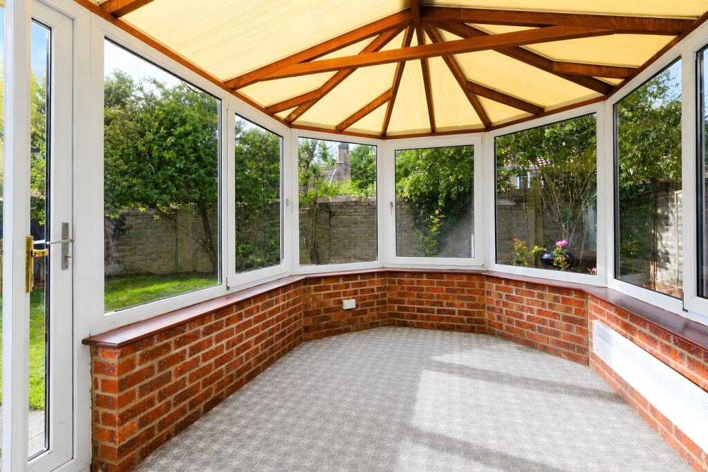 House in Huntingdonshire, Kimbolton - More