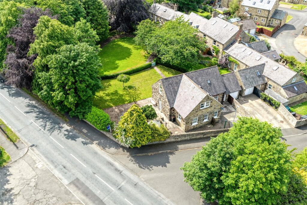 4-bed detached on West Farm Court, Medomsley, Consett, DH8, £550,000