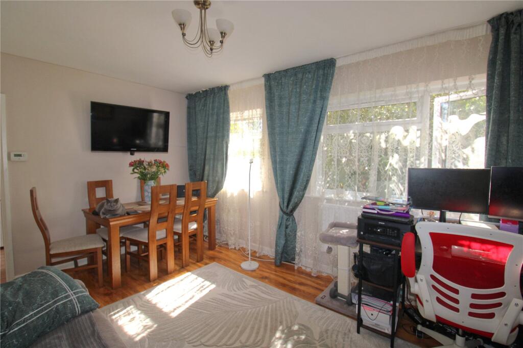 Eastbourne Road, Trowbridge photo 4