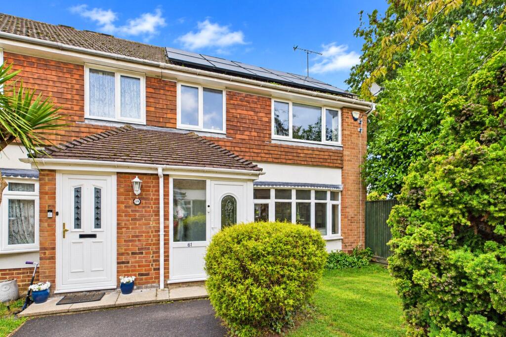 3-bed terraced on Curlew Drive, Tilehurst, Reading, Berkshire, RG31, £365,000