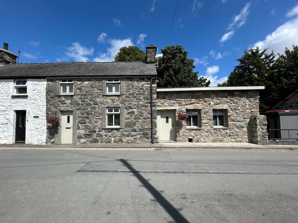 Main image of property: Garn, Llanuwchllyn