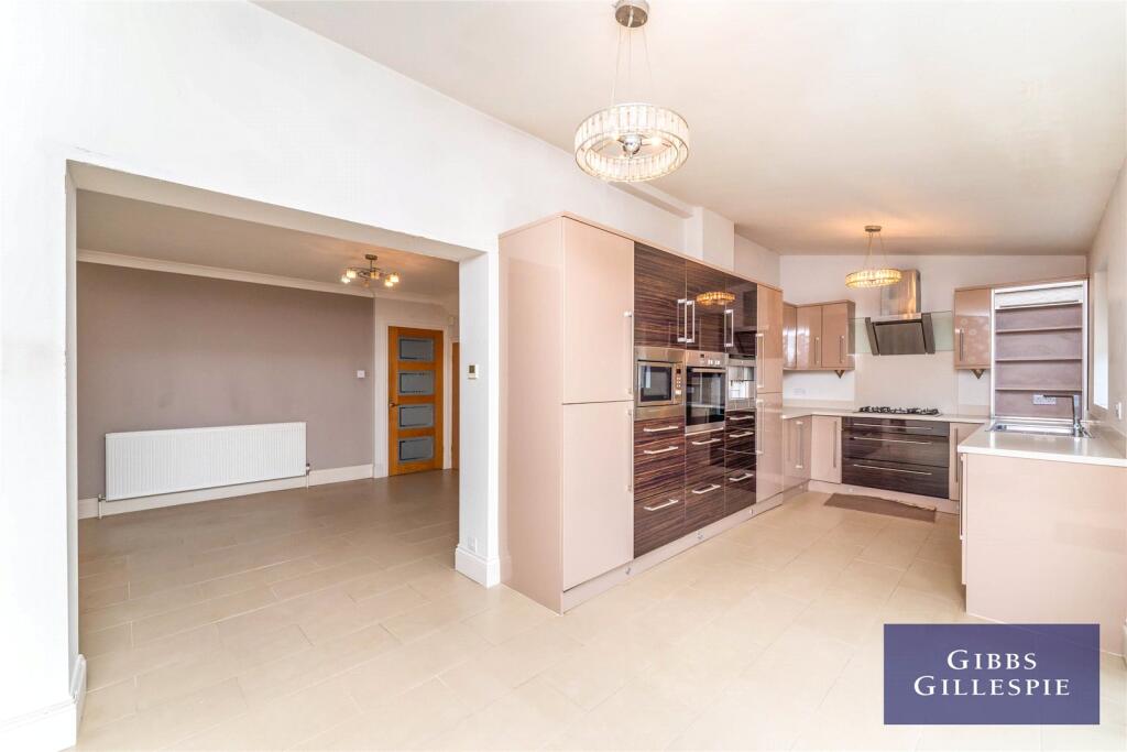 Sutton Court Road, Hillingdon photo 2
