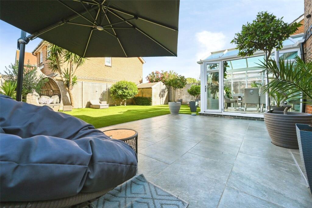 Valiant Gardens, Portsmouth, Hampshire, PO2 - More