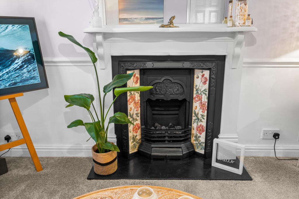 Redditch Road, Stoke Heath, Bromsgrove B60 4JP photo 5