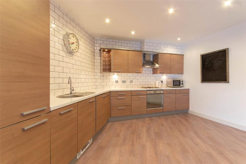 Apartment in Newcastle upon Tyne - View 2