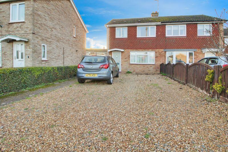 2-bed semi-detached on Duck Lane, St. Neots, £250,000