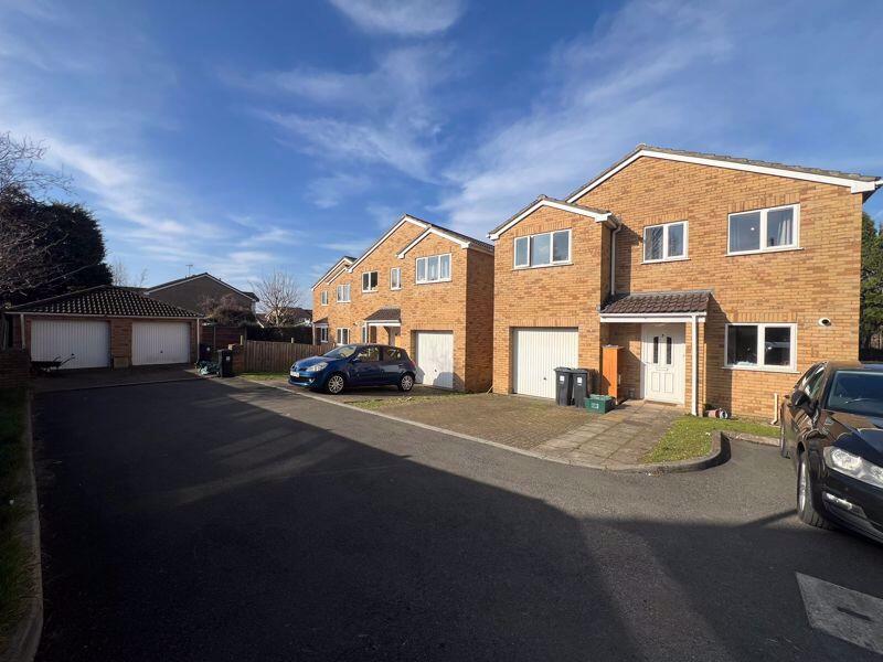 5 bedroom detached house for rent