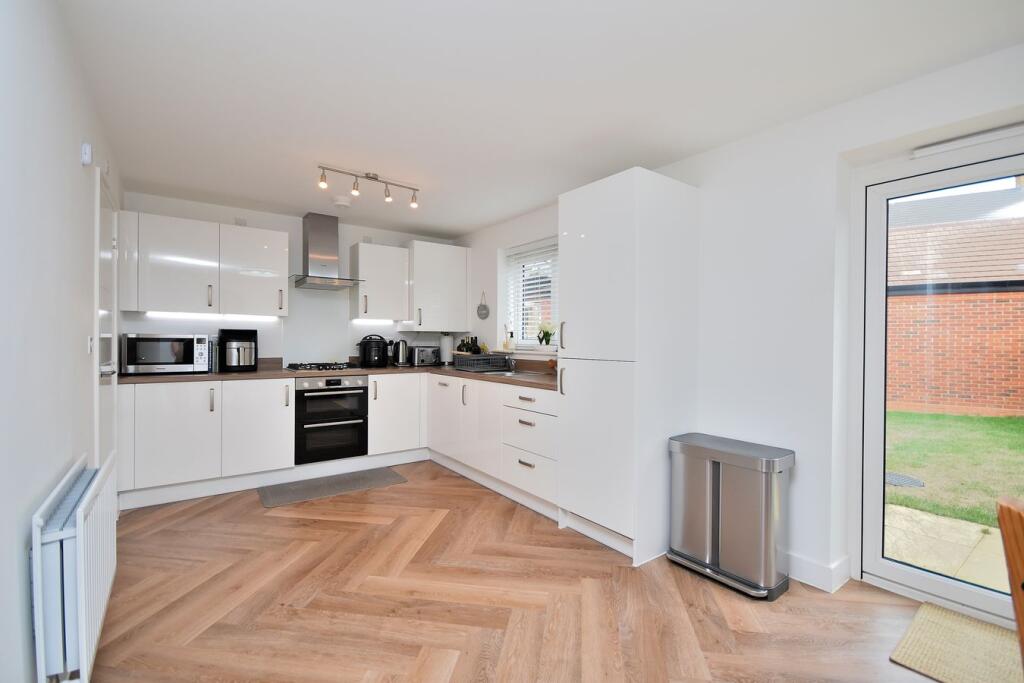 House in Northampton - View 5