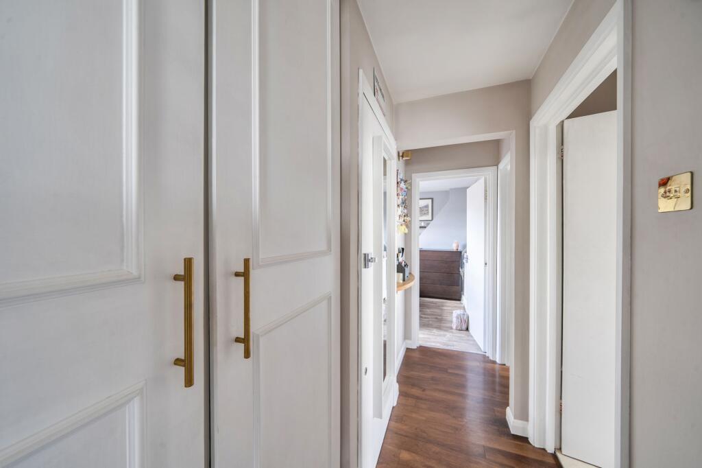 Apartment in Enfield - View 5