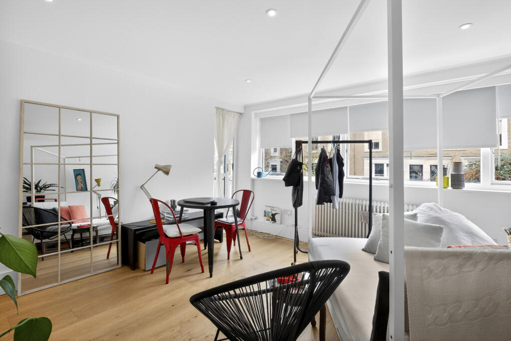 Main image of property: Oakley Road, London, N1