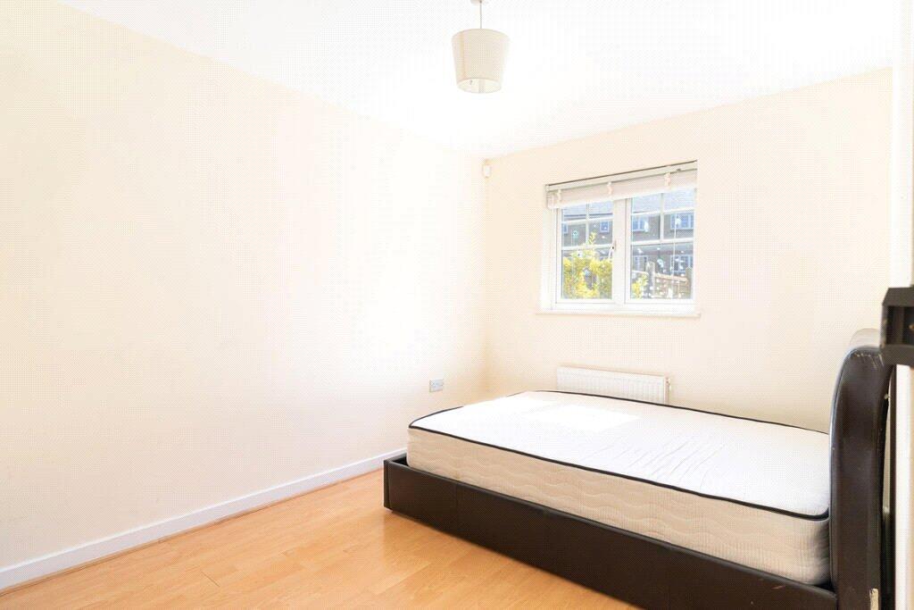 House in London - View 3