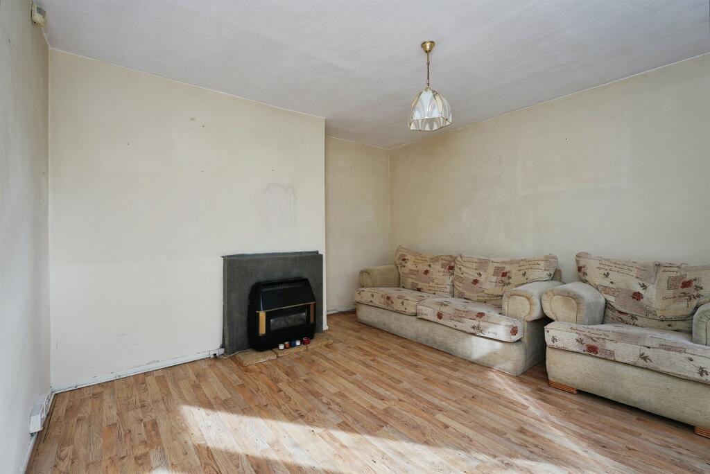Short Close, Wyke, Bradford photo 2
