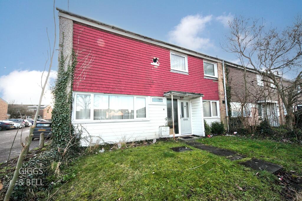 3-bed terraced on Thrales Close, Luton, Bedfordshire, LU3, £280,000