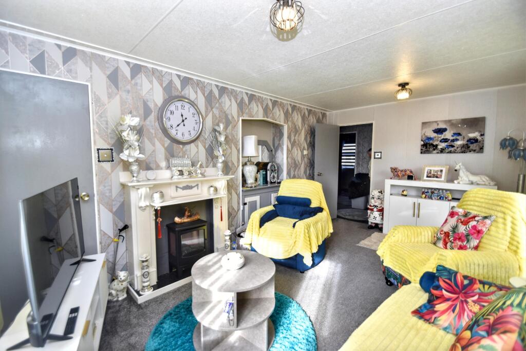 House in East Lindsey, Ingoldmells - More