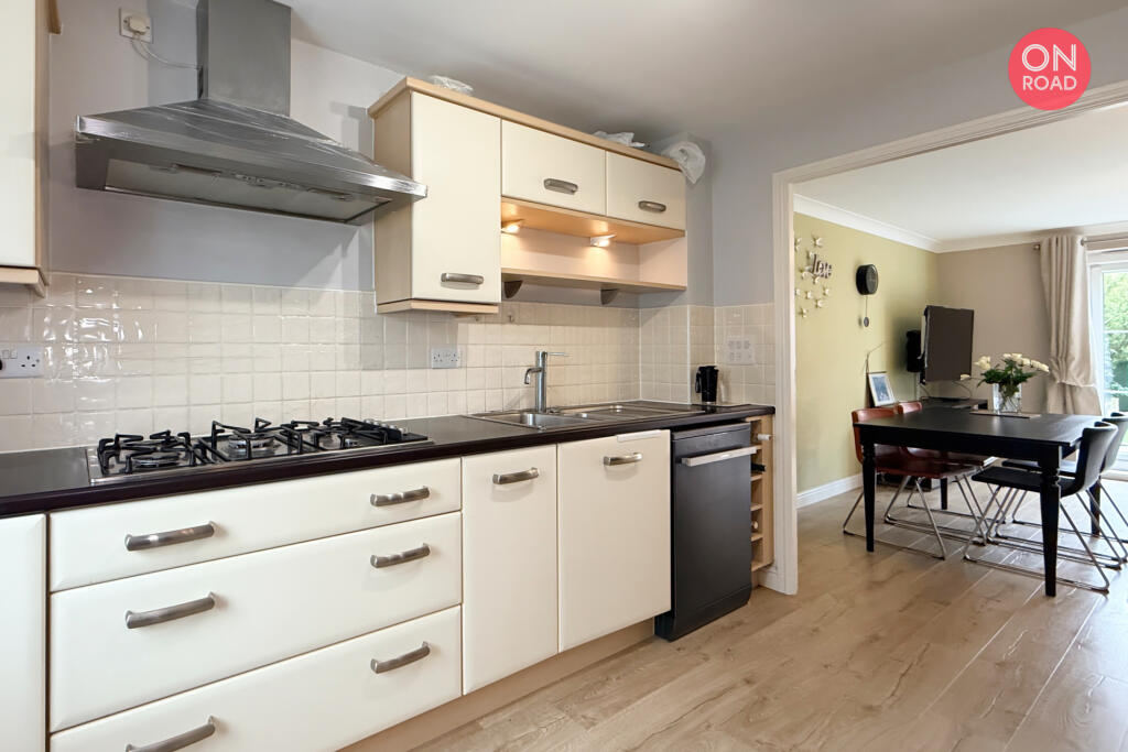 House in Warrington, Chapelford, Great Sankey - More