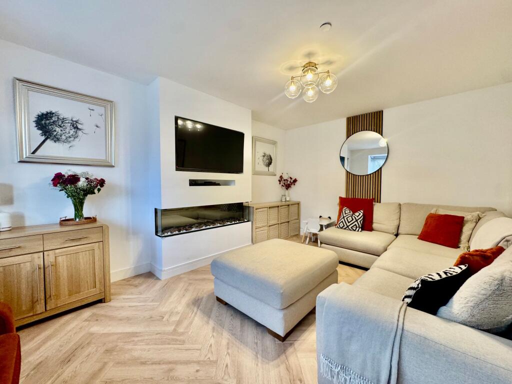 Wootton Mews, Worsley, M28 photo 3