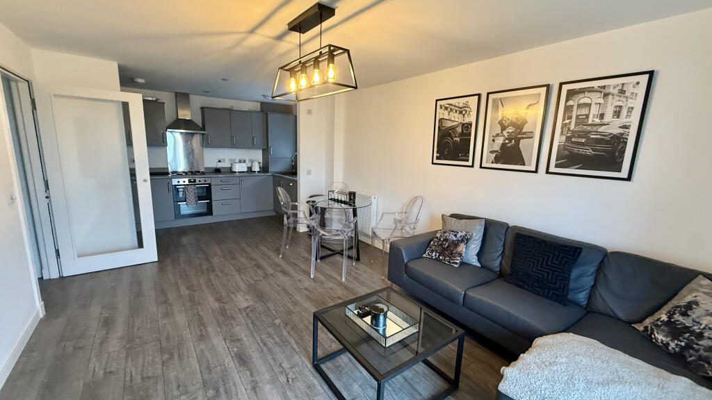 Apartment in Paisley, Renfrewshire - View 4