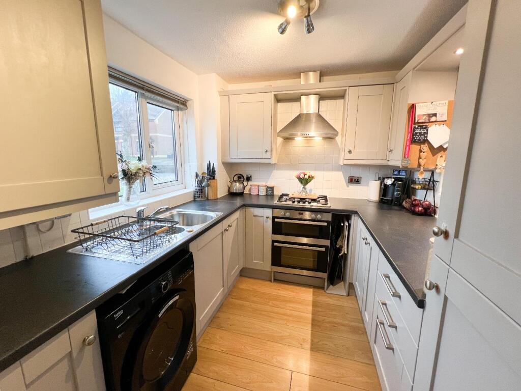 St. Nons Close, Brackla, Bridgend County Borough, CF31 2BX photo 2