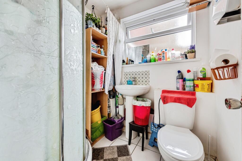 Apartment in Swindon - More