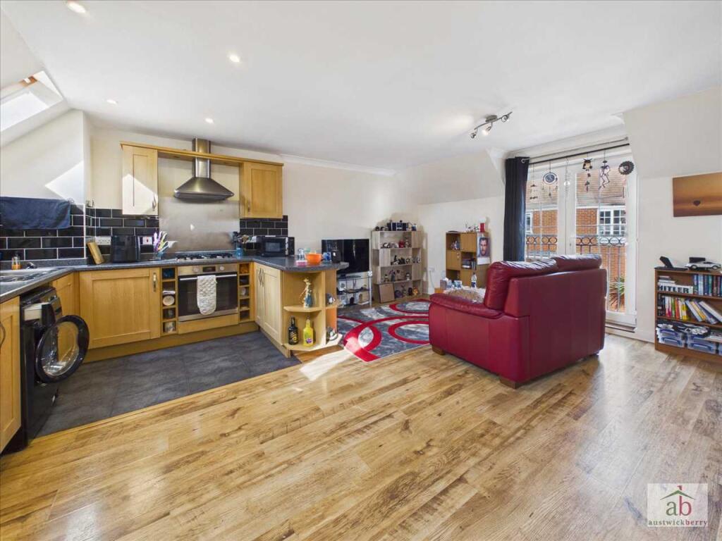 Apartment in East Suffolk, Grange Farm, Kesgrave - More