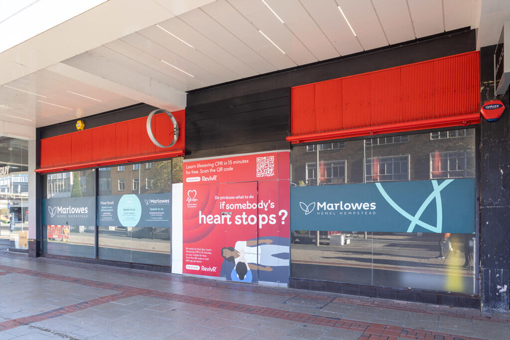 Main image of property: Unit 215-217, The Marlowes Centre, Marlowes, Hemel Hempstead, Hertfordshire, HP1 1DX