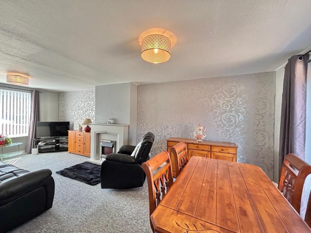 House in Nottingham, Bestwood Park Estate - View 4