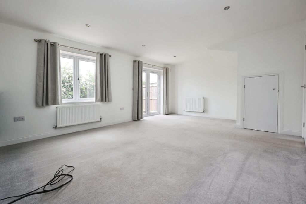 House in North Kesteven, Waddington - More