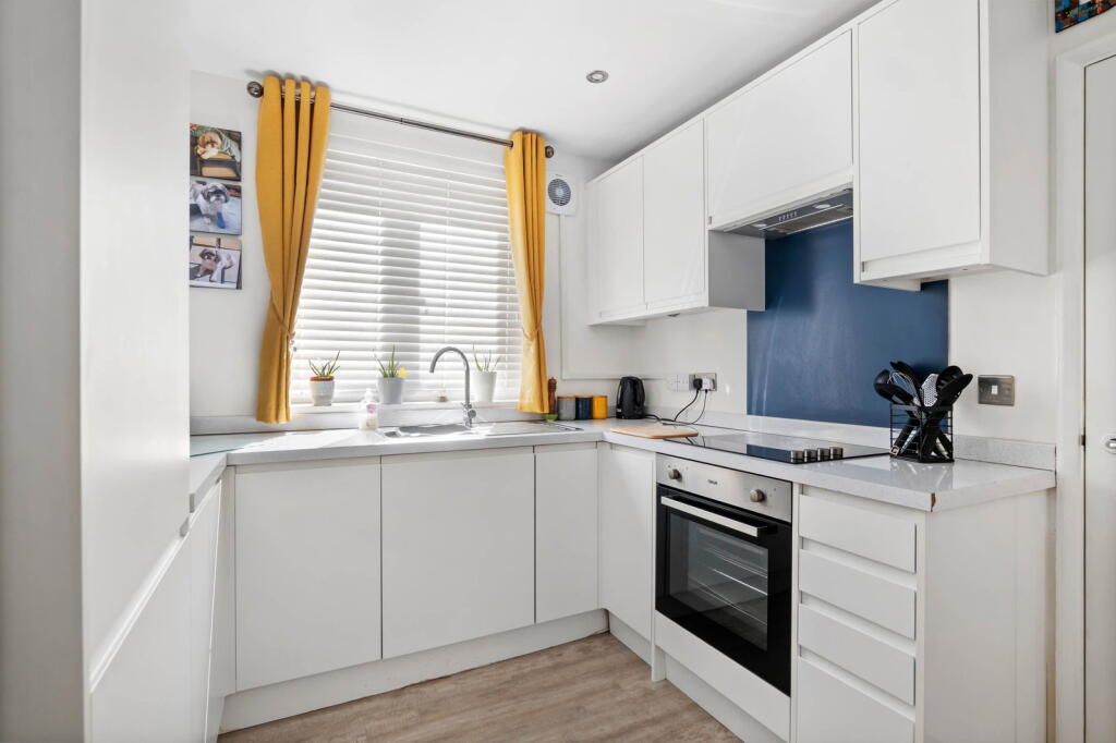 House in Worcester - View 2