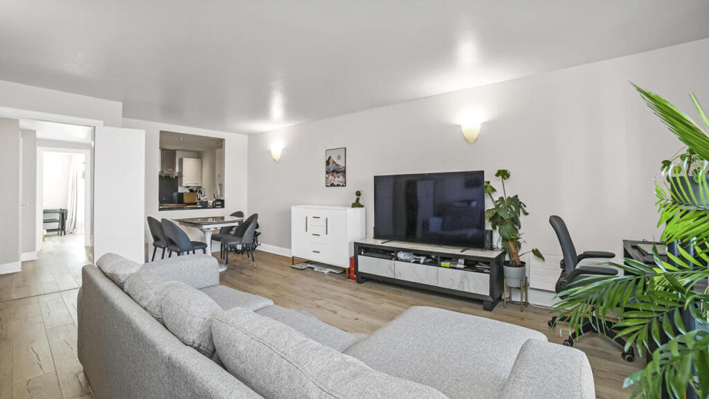 Apartment in London - View 3