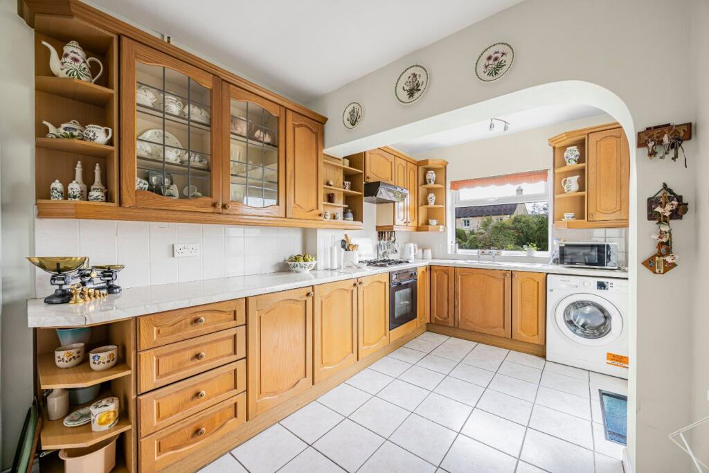 Bowling Green Lane, Cirencester, Gloucestershire, GL7 photo 4
