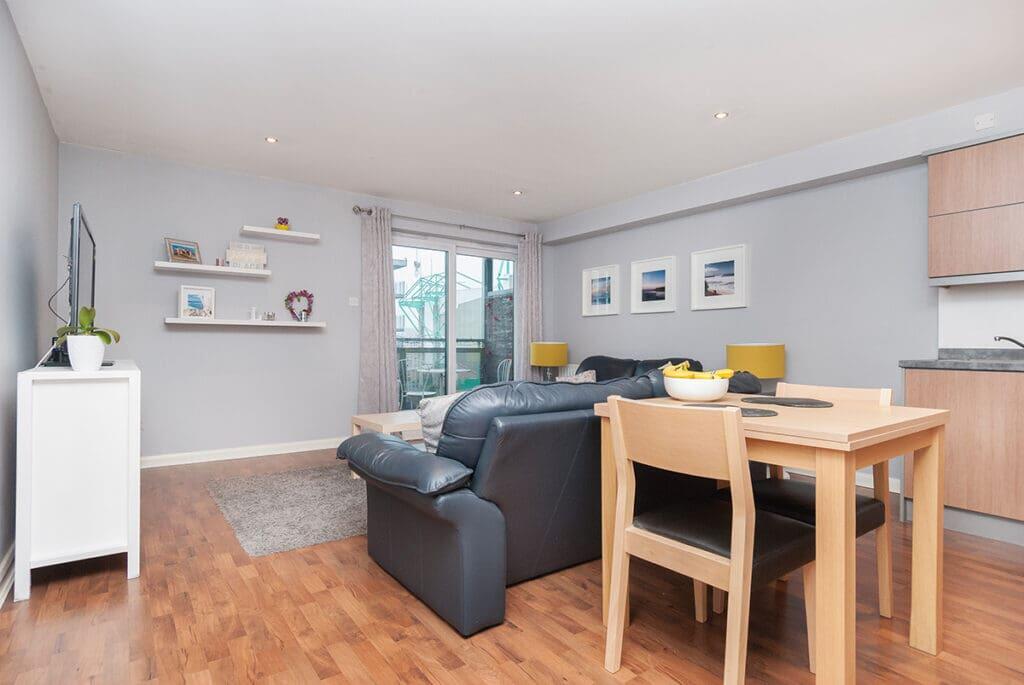 Main image of property: 1908L Hawkhill Close, Edinburgh, EH7 6FG