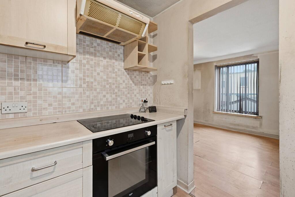 Apartment in Cowdenbeath, Fife - View 5