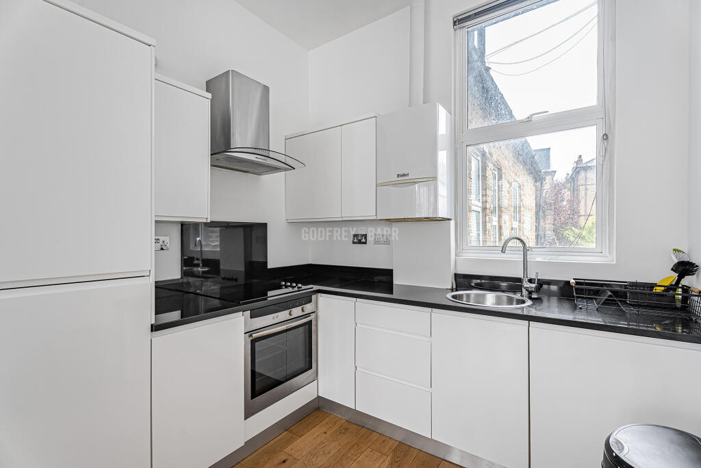 Apartment in London - More