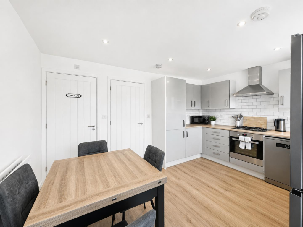 House in Northampton - View 6